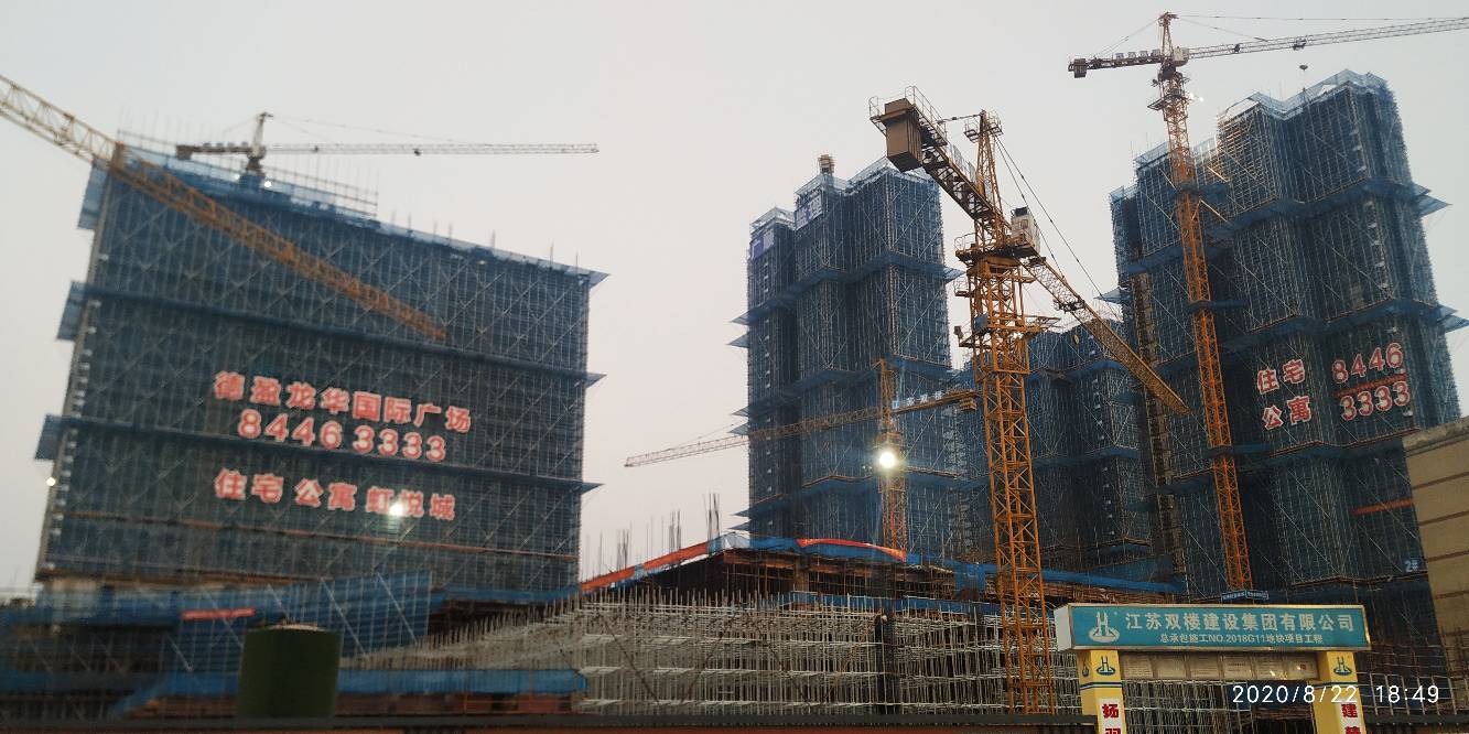 准备赢点秋卡买一栋房子。